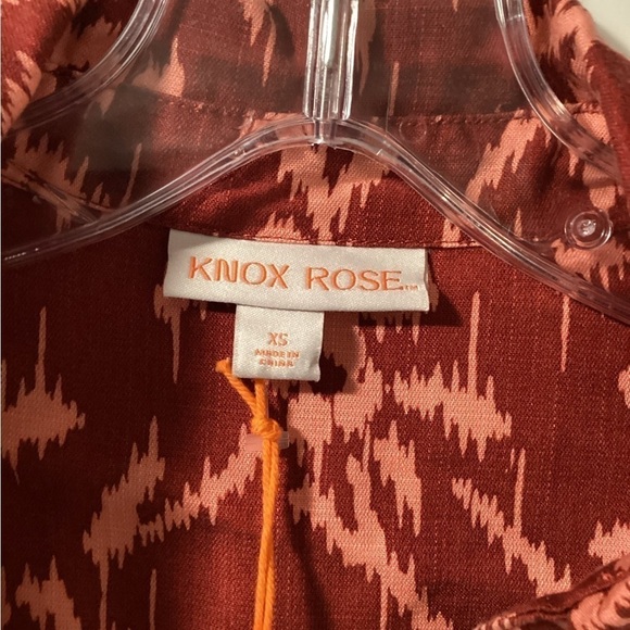 NWT Knox Rose Burgundy Hibiscus Print Button Front Shirt Size XS - Picture 4 of 6